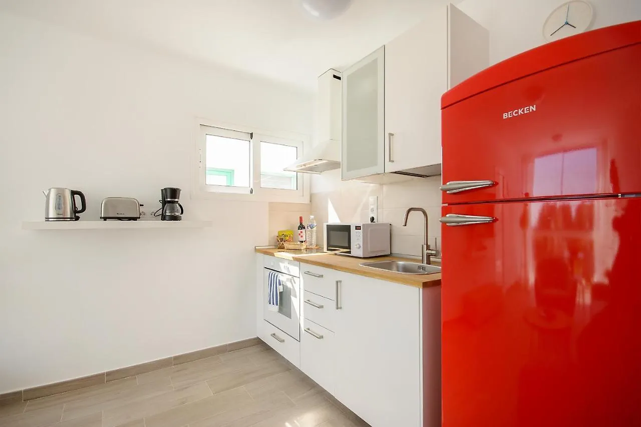 Red Volcano Apartment, Free Access To The Fariones Sports Center Puerto del Carmen  0*, Puerto del Carmen (Lanzarote)