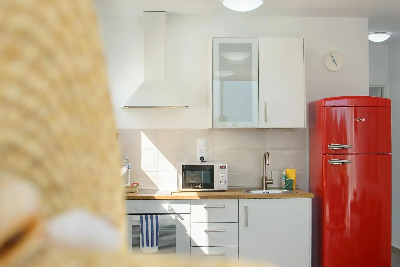 Red Volcano Apartment, Free Access To The Fariones Sports Center Puerto del Carmen
